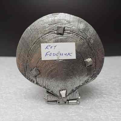 [Desk Ornament] Cohasset 1992, Clam-Shell Model, Metal - Basd: View of base