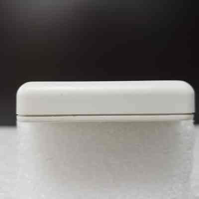 Side view, right edge