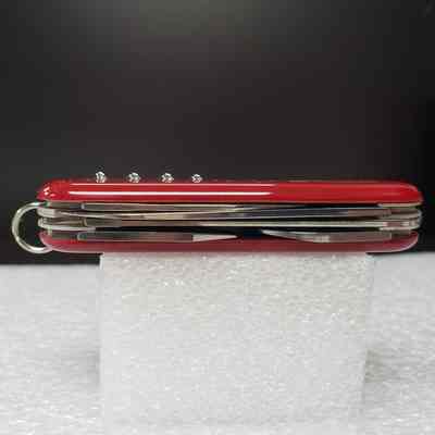 [Pocket Knife] Shell Oil, Wenger, Red - Bottom: View of bottom edge