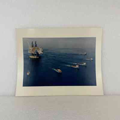 [Photo] Offshore Oil Rig, Colour, Landscape