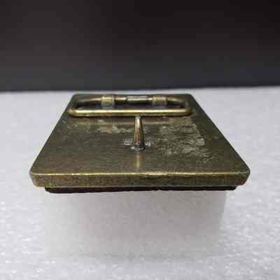 [Belt Buckle] Brooks Oilfield Contractors, Wood Antique-Bronze - Hook: View of the hook.