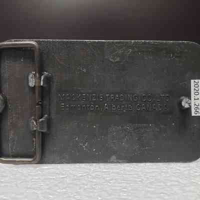 [Belt Buckle] Capri Driling Ltd., Antique-Silver Cream Red Green [Broken] - Back: View of the back.