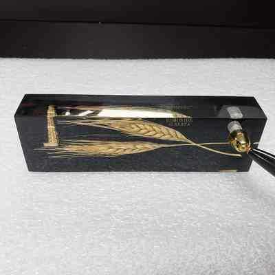 [Pen Stand] Edmonton Alberta, Oil Rig and Wheat, Resin Black Gold - Top and back, Angled: Angled view of top and back.
