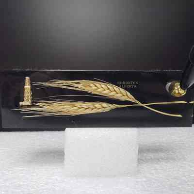 [Pen Stand] Edmonton Alberta, Oil Rig and Wheat, Resin Black Gold - Top: View of top.