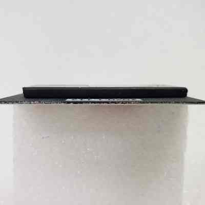 Side view, side-edge, straight-on