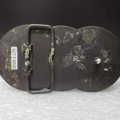 [Belt Buckle] Baroid, Tri-Circle Antique-Bronze - Back: View of the back.