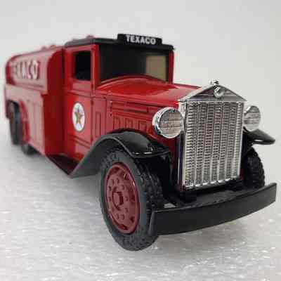 [Model] Texaco, Diamond T Fuel Tanker 1930, ERTL Nostalgia Collector Series #7, Die-cast Money Bank, 1990