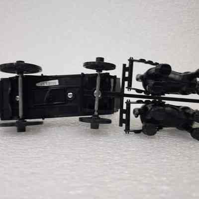 Bottom view, straight-on