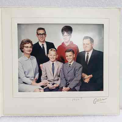 [Photo] Familt Portrait, Large in Display Folder, c.1960s