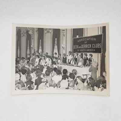 [Photo] Crowd Shot with a Group of Ladies Standing Facing the Seated Crowd, Association of Desk and Derrick Clubs, Large, BW, Landscape, White Border, c.1972