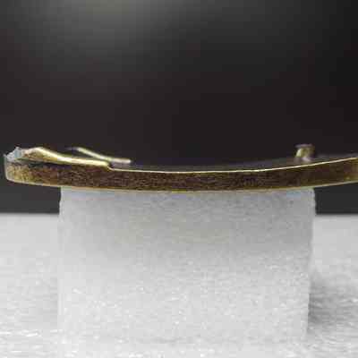 Side view, bottom-edge straight-on