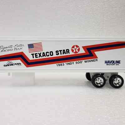 Side view, right-side straight-on, trailer only