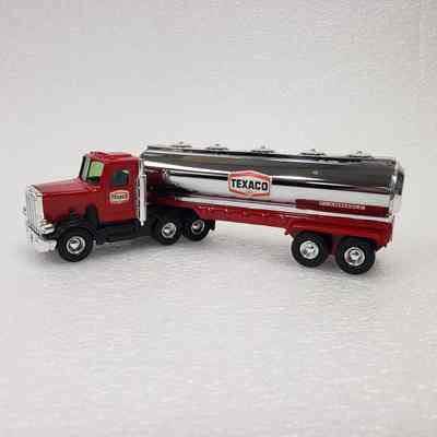 Side view, right-side, turned truck cab