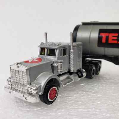 [Model] Texaco, Kenworth Tanker, 1:87 Scale, Majorette, Silver Red Black
