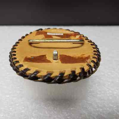 [Belt Buckle] BMW M, Leather Blue Red - Hook: View of the hook.