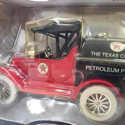Close-up of Model Inside Box