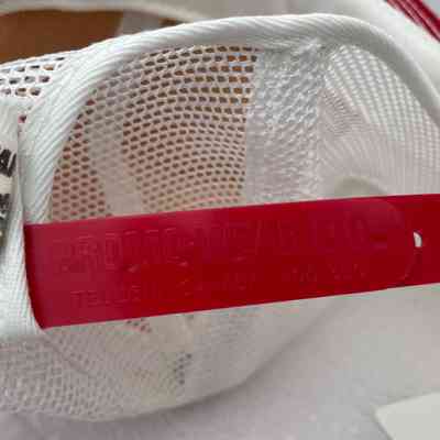 Close-Up of Closure with Maker's Mark