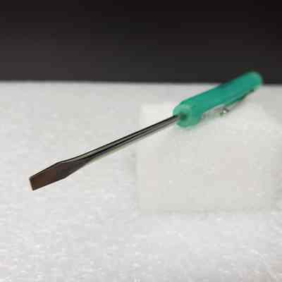 Screwdriver tip, side-angled