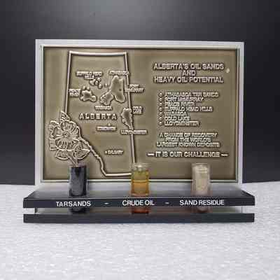 [Desk Ornament] "Alberta's Oil Sands and Heavy Oil Potential" Standee w/ Samples Labeled