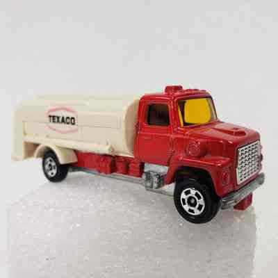 [Model] Texaco, Ford Tanker, No. F62, 1:95 Scale, Tomica, Red Cream Yellow