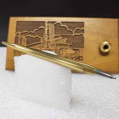 [Pen Stand] Priority Projects Ltd., Wood Gold - Pen Tip: Angled view of pen tip.