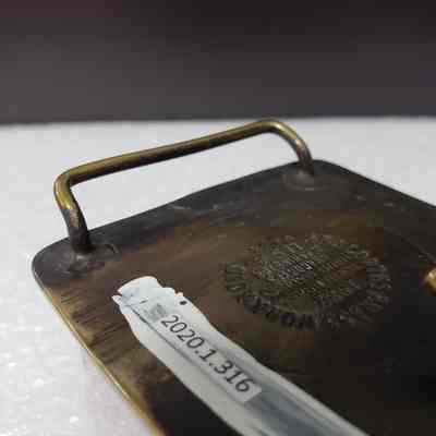 Hinge, angled