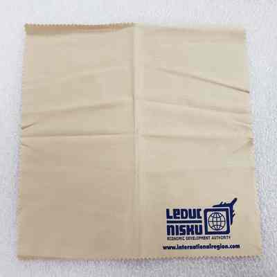 [Glasses Cloth] Leduc Nisku, Tan Blue - Unfolded: View of cloth unfolded