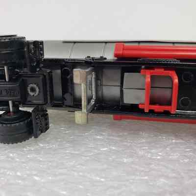Close-up, underside rest extended