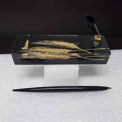 [Pen Stand] Edmonton Alberta, Oil Rig and Wheat, Resin Black Gold