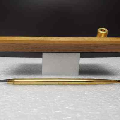 [Pen Stand] Priority Projects Ltd., Wood Gold - Side, Front: View from front side.