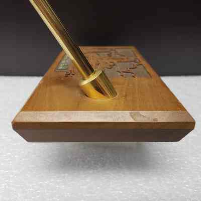 [Pen Stand] Priority Projects Ltd., Wood Gold - Side, Right: View from right side.