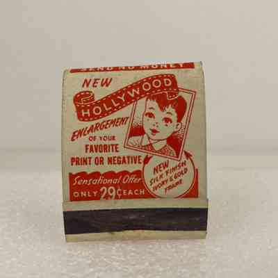 [Matchbook] New Hollywood Enlargement, 20-Strike, Cream Red