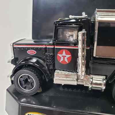 Close-up, right-side, truck