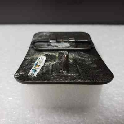 [Belt Buckle] Baker Production Technology, Antique-Bronze - Hook: Close-up view of the hook.