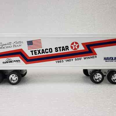 Side view, trailer right-side straight-on, truck and trailer