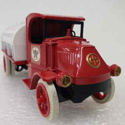 [Model] Texaco, Mack Bull Dog Tanker 1926, ERTL Nostalgia Collector Series #2, Money Bank, 1985