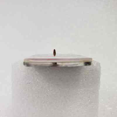 Base edge, straight-on