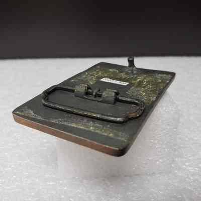 Hinge, angled