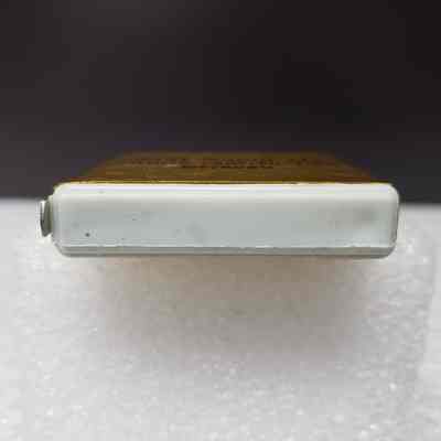 Bottom edge, straight-on