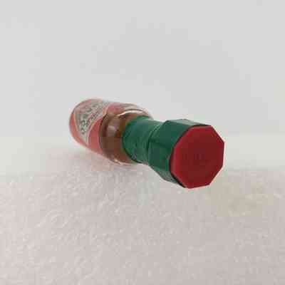 Angled View of Bottle Lid.