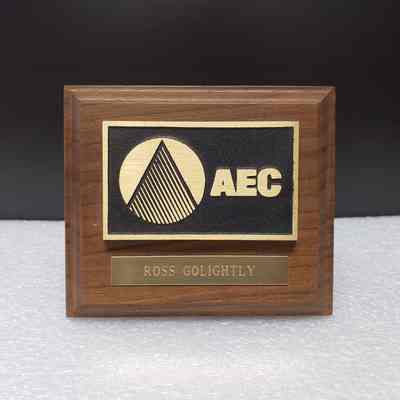 [Desk Plaque] AEC, Ross Golightly, Wood Gold