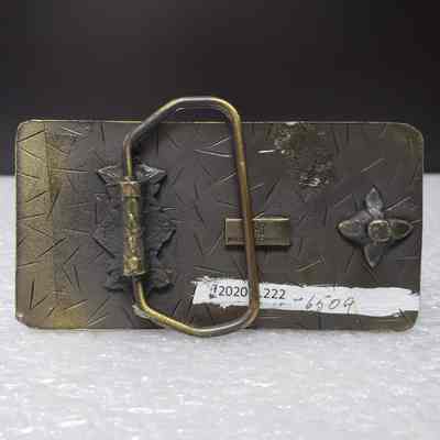 [Belt Buckle] Border Drilling Co. Ltd., Antique-Bronze - Back: View of the back.