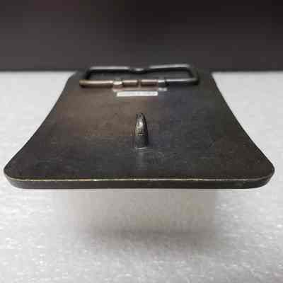 [Belt Buckle] International Oilmen's Golf Tournament, 1982, Antique Bronze - Side, Hook: View from side with close-up of hook