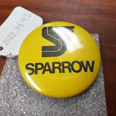 [Button] Sparrow, Pinback, Yellow Black