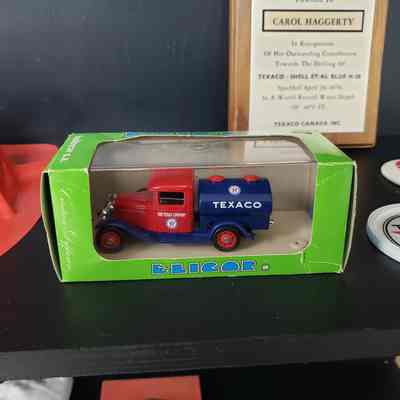 [Model] Texaco Tanker Truck Toy Car, In Box, Red Blue White