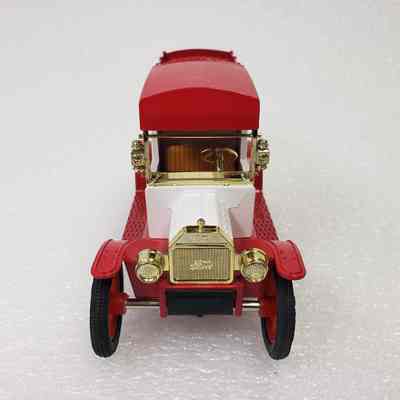 Front view, top-angle