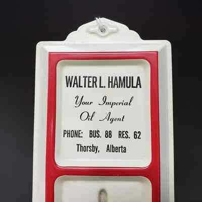 [Thermometer] Walter L. Hamula/Esso Oil, White Red - Close-Up Top: Close-up view of the top section