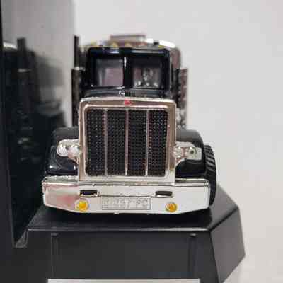 Close-up, left-side straight-on, tanker front