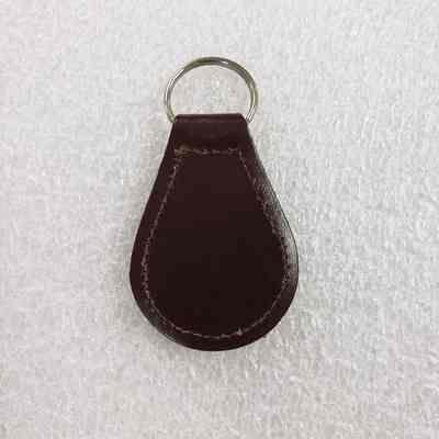 [Keychain] Texaco, Leather Red - Back: View of back