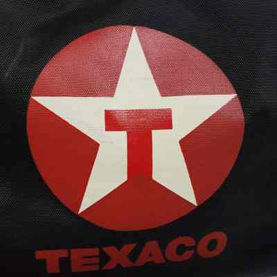 [Bag] Texaco Duffel, Black Red - Logo: Close-up of banding on exterior of the bag